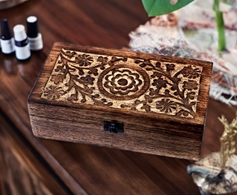 Mango wood essential oil box for 25 oils